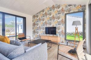 maison neuve- 6 adultes & 4 enfants - 350m plage