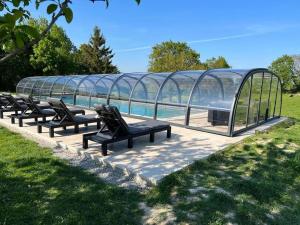 Maisons de vacances La Milliere - Piscine & campagne - Bonchamps : photos des chambres