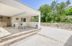 Maisons de vacances 3 Bedroom Lovely Home In Tourves : photos des chambres