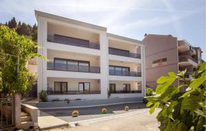 Gorgeous Apartment In Blace