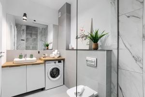 ARI Tropical with Balcony near AFI Mall