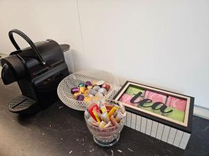 Trendy & Quiet Urban Oasis Flat