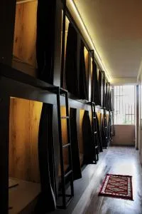 Hostel 90pods & C O working - Grilë