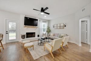 Tropical Pool Oasis - 5 BR Foosbal Cinema