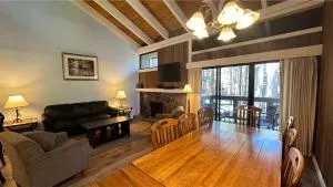 Lakeland Village 403 - Beach Peak Retreat - Mevers