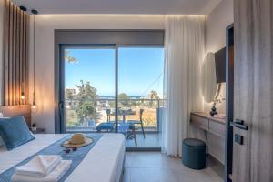 Litinakis Studios Sea View & Litinakis Studios Garden View 700 meters away