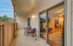 3 Bedrooms Spacious Central Condo w Pool