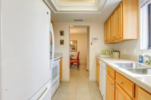 Pool, Golf and Beach Access Fort Pierce Condo!