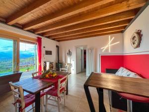 Villetta a schiera con vista lago