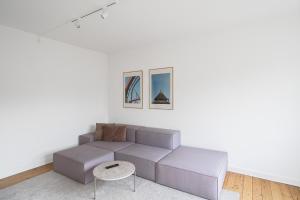 Refurbished 1-BR apartment close to airport - 262