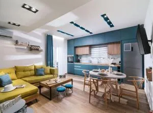 Blue Apartment in the Hill - Monókhoron