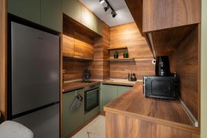 Stylish Urban Haven with Dedicated Parking Spot by Flat Mаnager