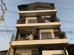 1BD condo Rentals, Toril