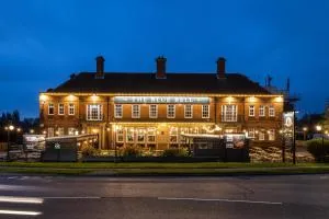 蓝钟酒店 - 蒂诗上的索纳比