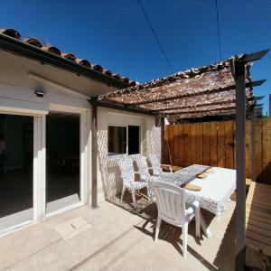 Coquette maison, 2 chambres mansardées, Narbonne Plage