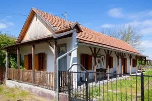 Tulipános Porta - Sarud