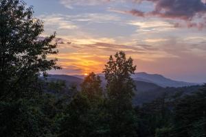 A Heavenly View by Stony Brook Cabins