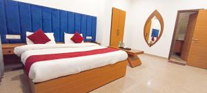 Hotel Lake View - Near Sukhna Lake