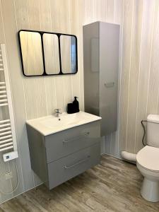 Cozy studio completely renovated with breathtaking views of the port