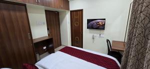 Hotel NJ RESIDENCY NEAR DLF IT PARK, RMZ SOFTWARE PARK, L&T ECC, CHENNAI TRADE CENTRE & MIOT