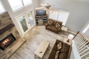 Autumn Breeze By Stony Brook Cabins