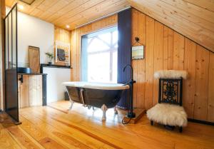 Chalets Le petit Repaire de Sailhan, Ecolodges : Chalet