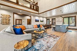 Splash Villa By Stony Brook Cabins