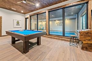 Splash Villa By Stony Brook Cabins