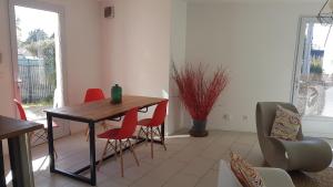 Maison cosy idéale pour 2 familles avec jardin à 10 min plage