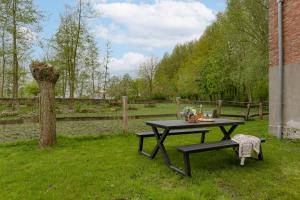Huswell - Holiday home along the canal with great views