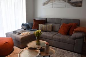 Port Orion - Brand new ground floor flat with pool