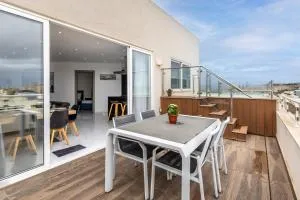 Luxury Penthouse with Pool and Seaview in Ta Xbiex Malta - مسيدا