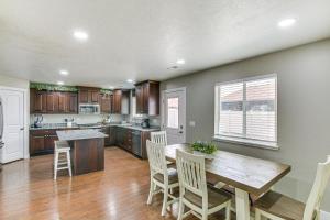 Utah Retreat with Patio, Gas Grill and Mountain Views!