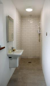 Kinbane Self Catering Cottages - Makems Cottage