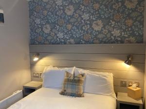 Double Room with Private Bathroom room in West Port Hotel