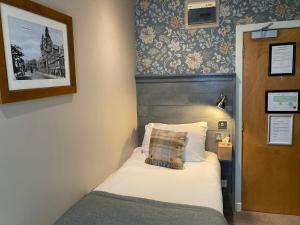 Single Room room in West Port Hotel
