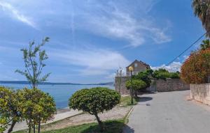 Gorgeous Apartment In Kastel Luksic