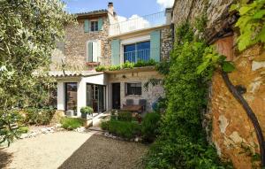 Maisons de vacances Stunning Home In Villes-Sur-Auzon : photos des chambres
