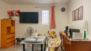 Bienvenue à PARIS - Appartement confortable, grande terrasse privée au calme, parking gratuit