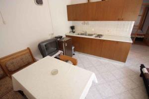 One-Bedroom Apartment Crikvenica 14