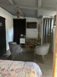 Maisons de vacances STUDIO Havre de paix au pont du gard Piscine et Jacuzzi chez Valerie Payre : photos des chambres