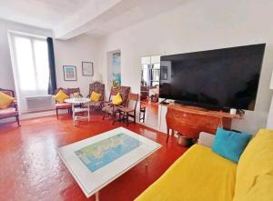 Appartement familial - 7pers- Hyères-centre