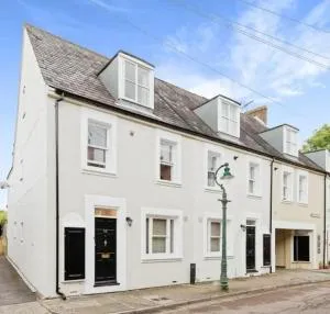 Castle Row - Chartham