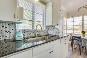 Peaceful and Bright Condo 4 Mi to Downtown Phoenix!