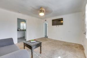 Pet-Friendly Condo Less Than 1 Mi to Phoenix College!