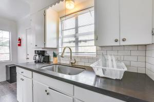 Pet-Friendly Condo Less Than 1 Mi to Phoenix College!