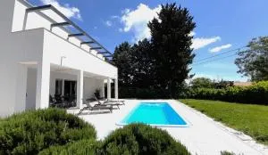 ARIA - holiday home with swimming pool a few minutes drive to the beach - Filipana