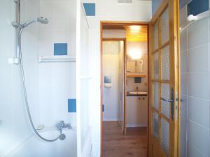 Appartements Appartement spacieux 8 pers, 3 ch, proche pistes, parking prive, WIFI - FR-1-417-137 : photos des chambres