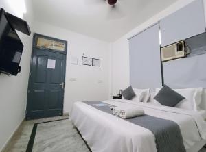 Mauryan Express Hotel Hauz Khas Fort