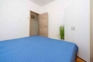 Apartment in Crikvenica 13715